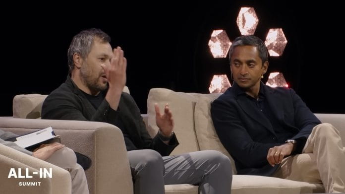 Anatoly Yakovenko e Chamath Palihapitiya. Fonte: All-In Podcast/Reprodução.