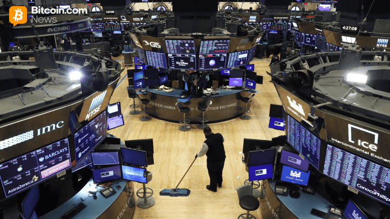 US Stocks Slip Late as Oil Rises, Fed Signals and PCE Data Loom