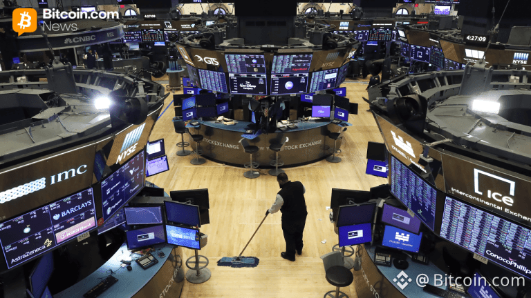 US Stocks Slip Late as Oil Rises, Fed Signals and PCE Data Loom